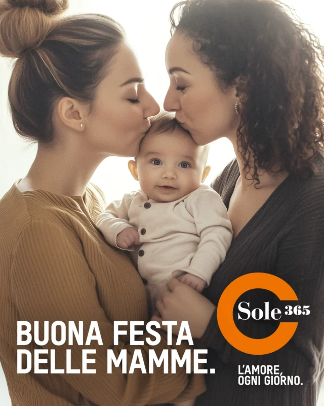 Si dice che di mamma ce n’è una sola, ma per noi di 𝗦𝗼𝗹𝗲𝟯𝟲𝟱 non è proprio così. Perché la realtà è molto più ricca: ci sono papà che ogni giorno fanno anche da mamma; ci sono nonne e zie che si prendono cura dei nipoti come se fossero figli; ci sono mamme che non hanno portato in grembo i loro piccoli, ma li amano come se lo avessero fatto. 

E poi ci sono famiglie con due mamme. E, se a Napoli si dice “𝘊𝘩𝘪 𝘵𝘦𝘯𝘦 ‘𝘢 𝘮𝘢𝘮𝘮𝘢 𝘦' 𝘳𝘪𝘤𝘤𝘩𝘦 𝘦 𝘯𝘶𝘯 ‘𝘰 𝘴𝘢𝘱𝘦” , figuriamoci quanto è ricco chi di mamme ne ha addirittura due!

Per noi di 𝗦𝗼𝗹𝗲𝟯𝟲𝟱, questa Festa è una preziosa occasione per celebrare ogni modo possibile di essere mamma, perché tutti hanno in comune la cosa più importante: 𝗹’𝗮𝗺𝗼𝗿𝗲 𝘀𝗺𝗶𝘀𝘂𝗿𝗮𝘁𝗼 𝘃𝗲𝗿𝘀𝗼 𝗶 𝗳𝗶𝗴𝗹𝗶.

https://lnkd.in/dWutAkrR