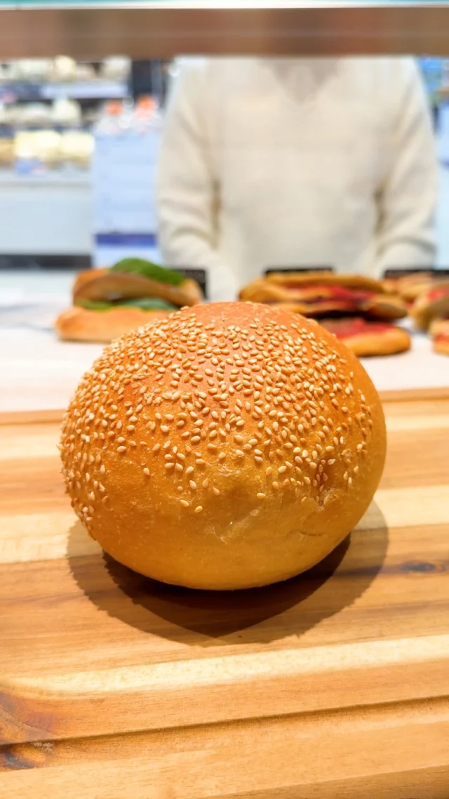 Missione del giorno: celebrare l’hamburger day 🍔

Idee su come comporre il panino? Noi le abbiamo piuttosto chiare!

#Sole365